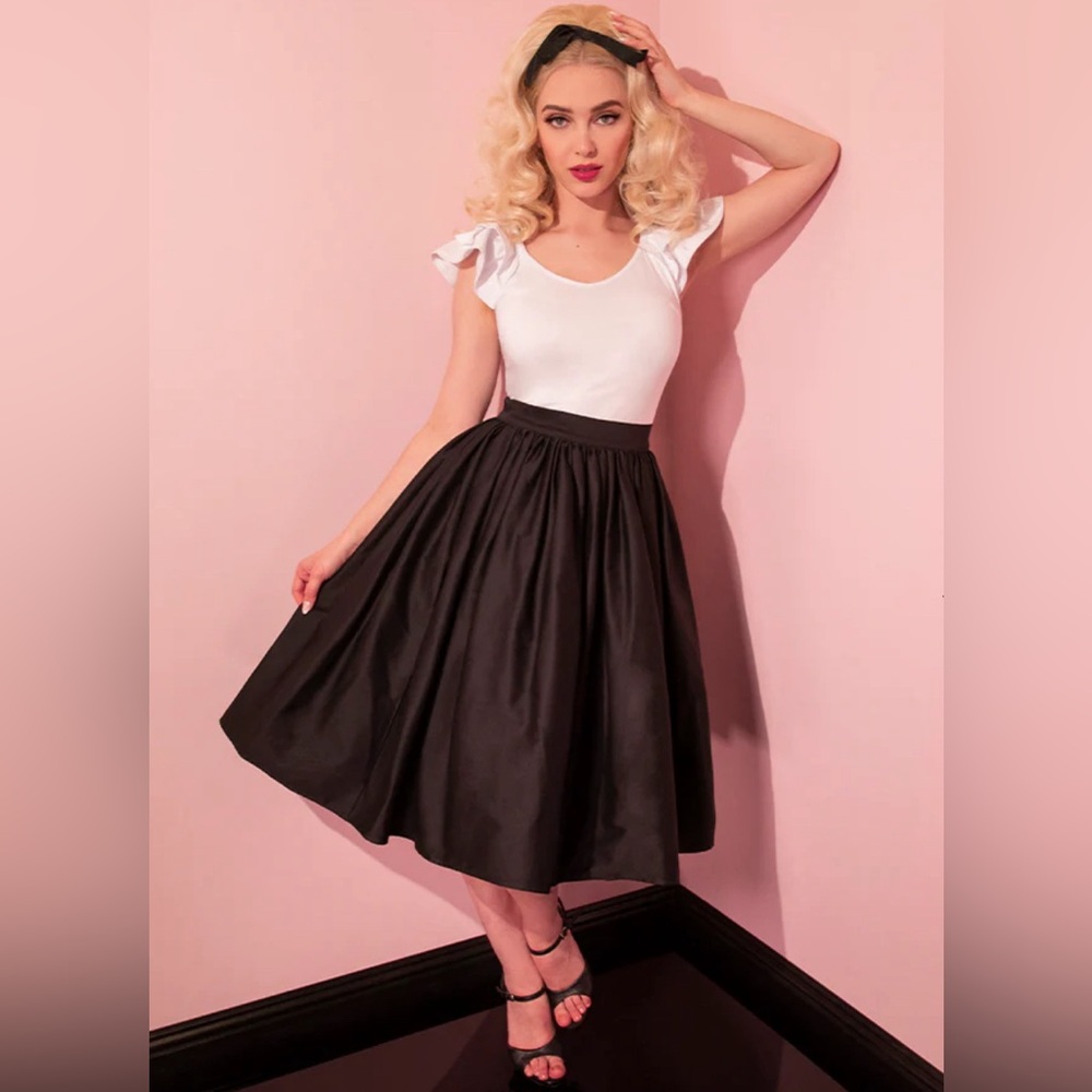 VIXEN BY MICHELINE PITT  SWING SKIRT IN BLACK